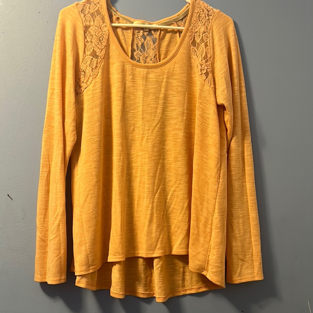 Women’s Large long sleeve lightweight lace front and back blouse.